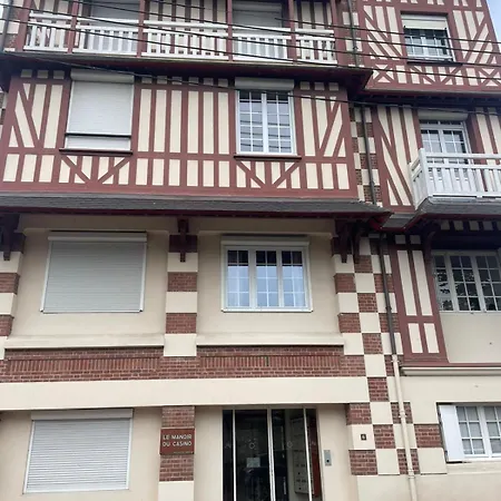 A 50 M De La Et Centre